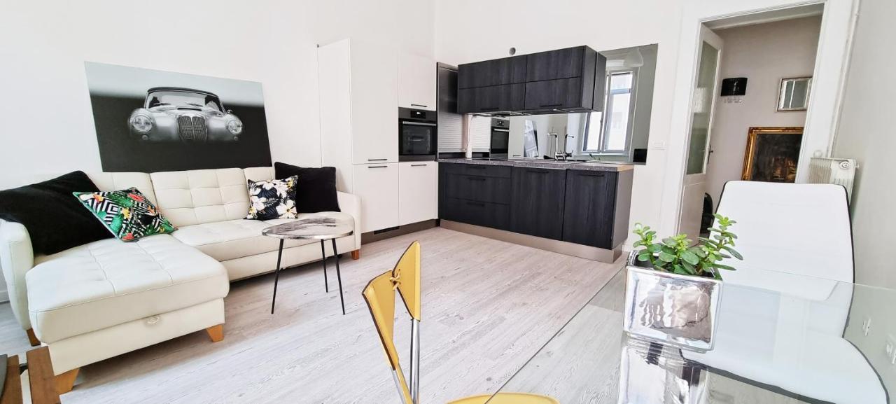 Casa Bianca - 2 Bedroom Design Apartment Trieste Extérieur photo