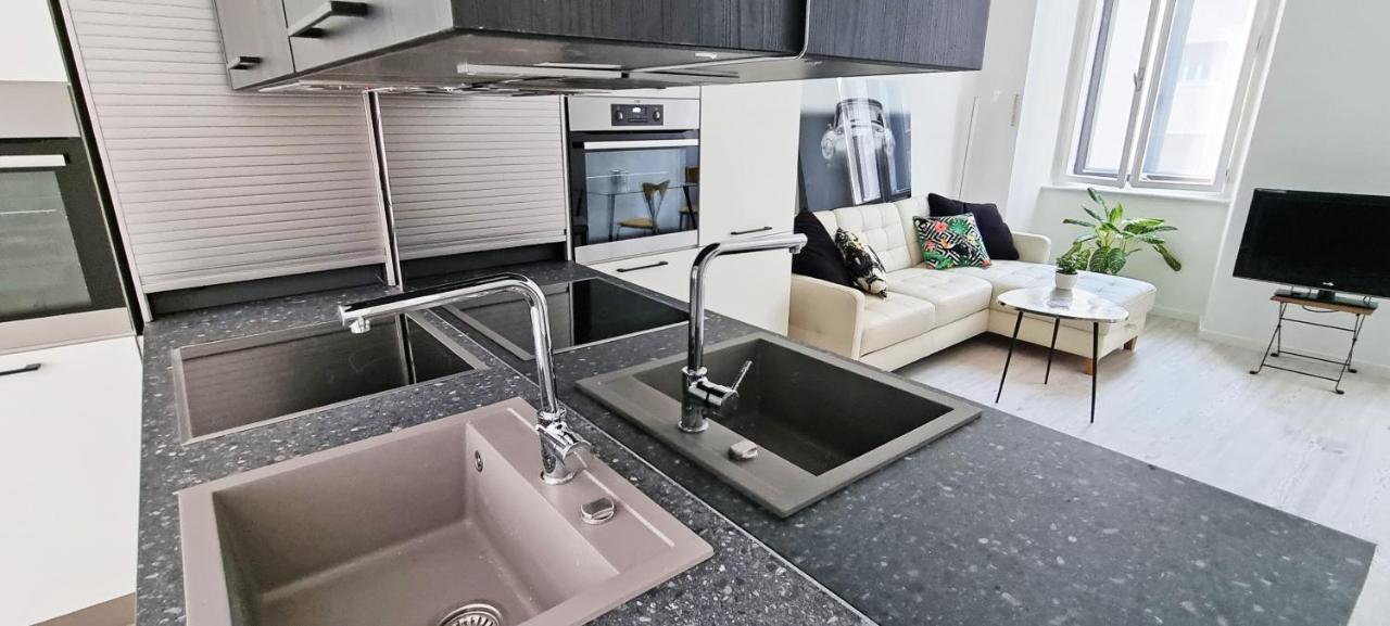 Casa Bianca - 2 Bedroom Design Apartment Trieste Extérieur photo