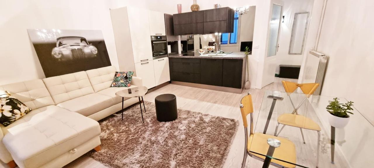 Casa Bianca - 2 Bedroom Design Apartment Trieste Extérieur photo